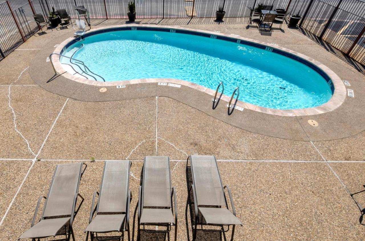 Red Roof Inn Arlington - Entertainment District Εξωτερικό φωτογραφία